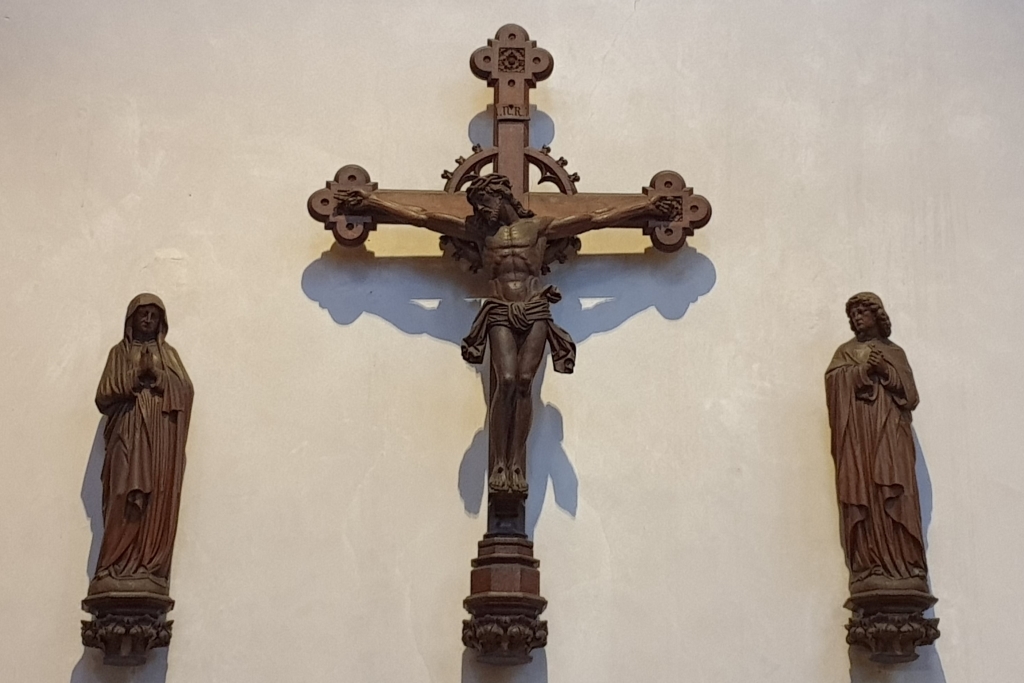 Kreuzgruppe in der Dreikönigskirche