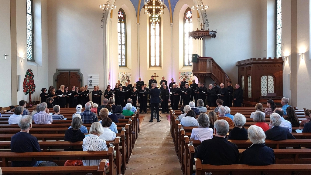 Chorkonzert in der Evangelischen Kirche Friedrichsdorf-Seulberg Chorkonzert in der Evangelischen Kirche Friedrichsdorf-Seulberg